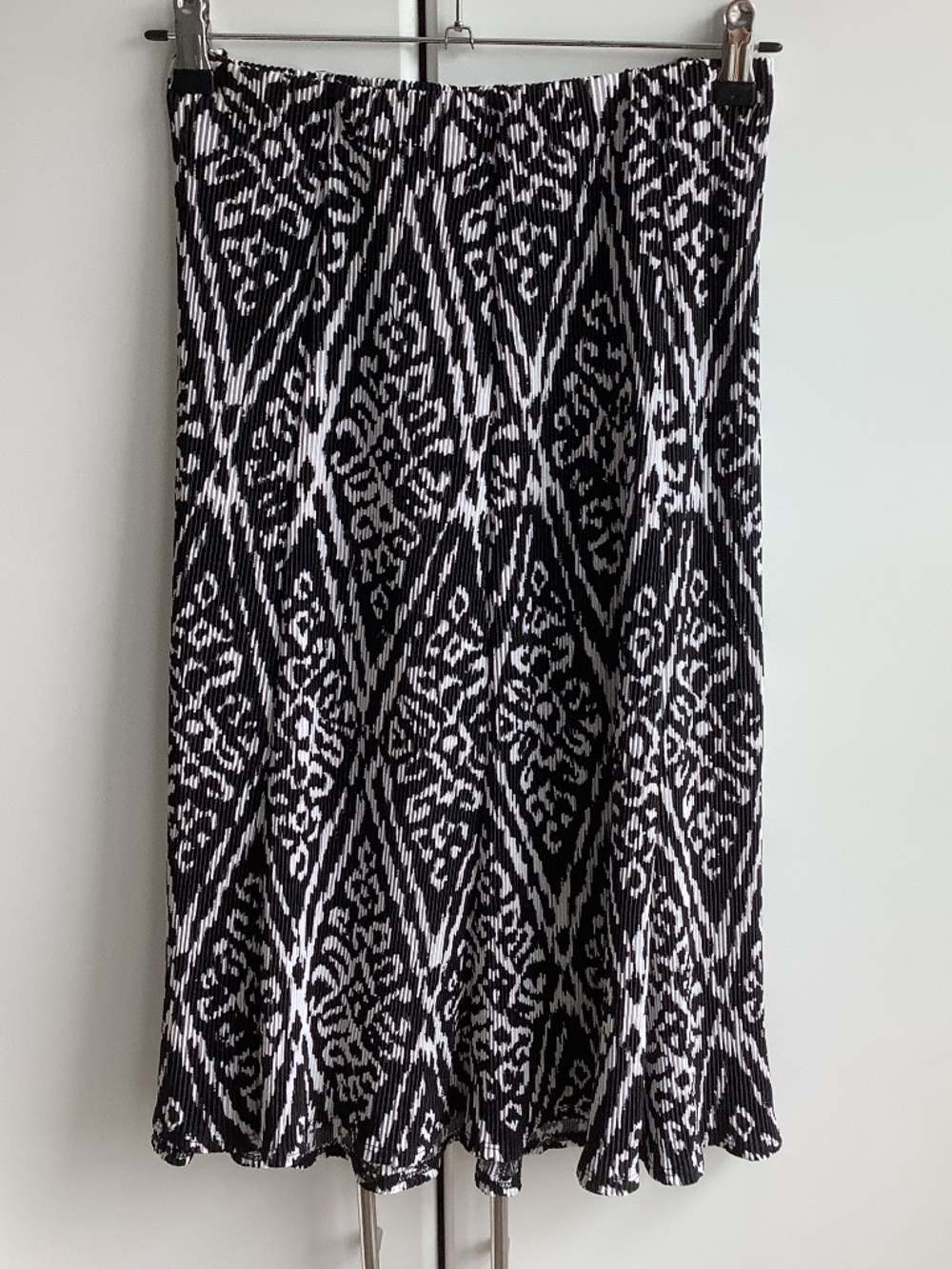 BRIT.NY Women Skirts,  Size L, Black and White